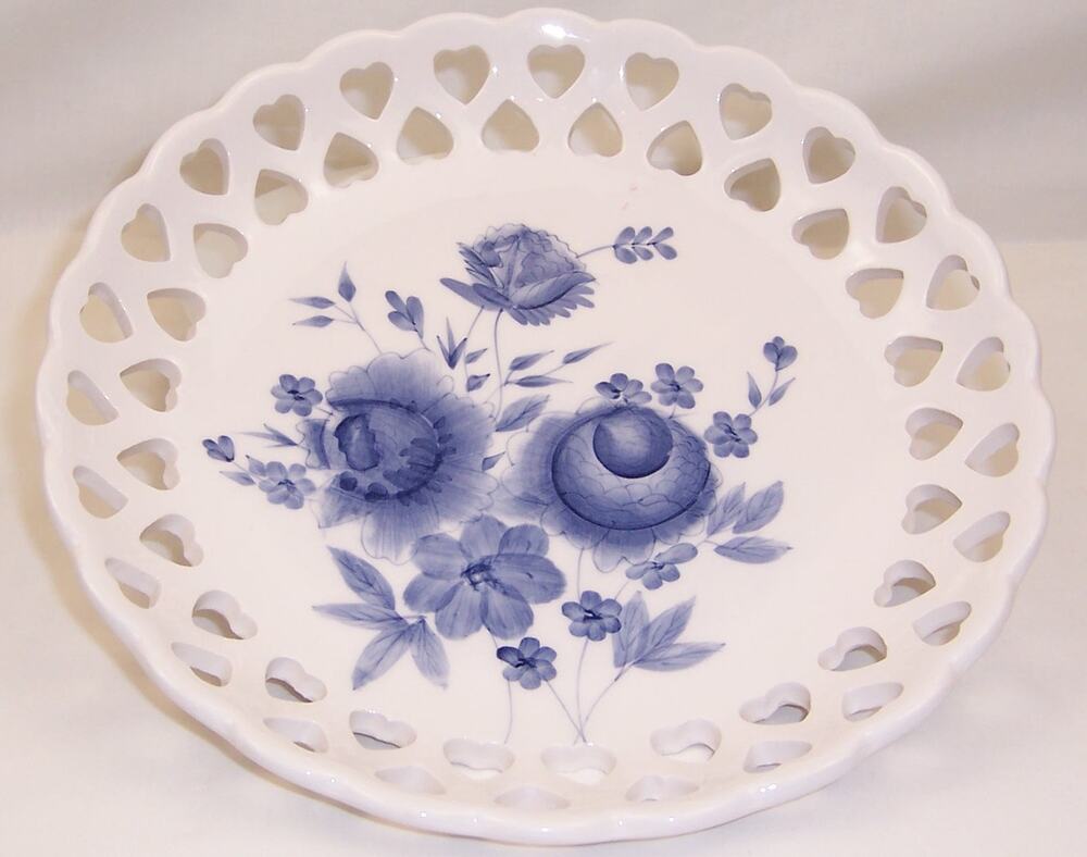 2002 Home Interiors Reticulated Plate Blue & White Heart Cutout 8"
